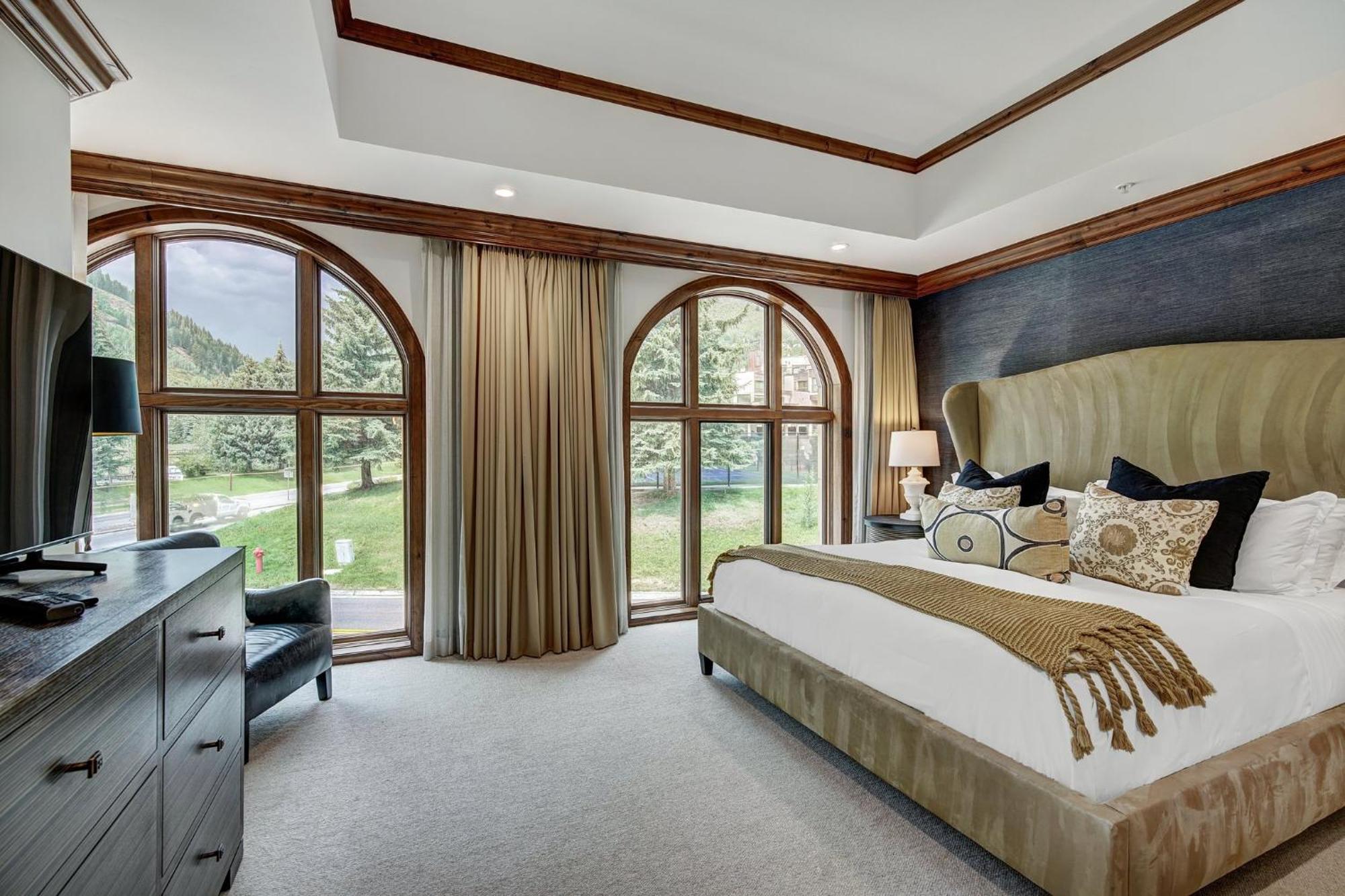 The Collection At The Ritz Carlton Residences 4*