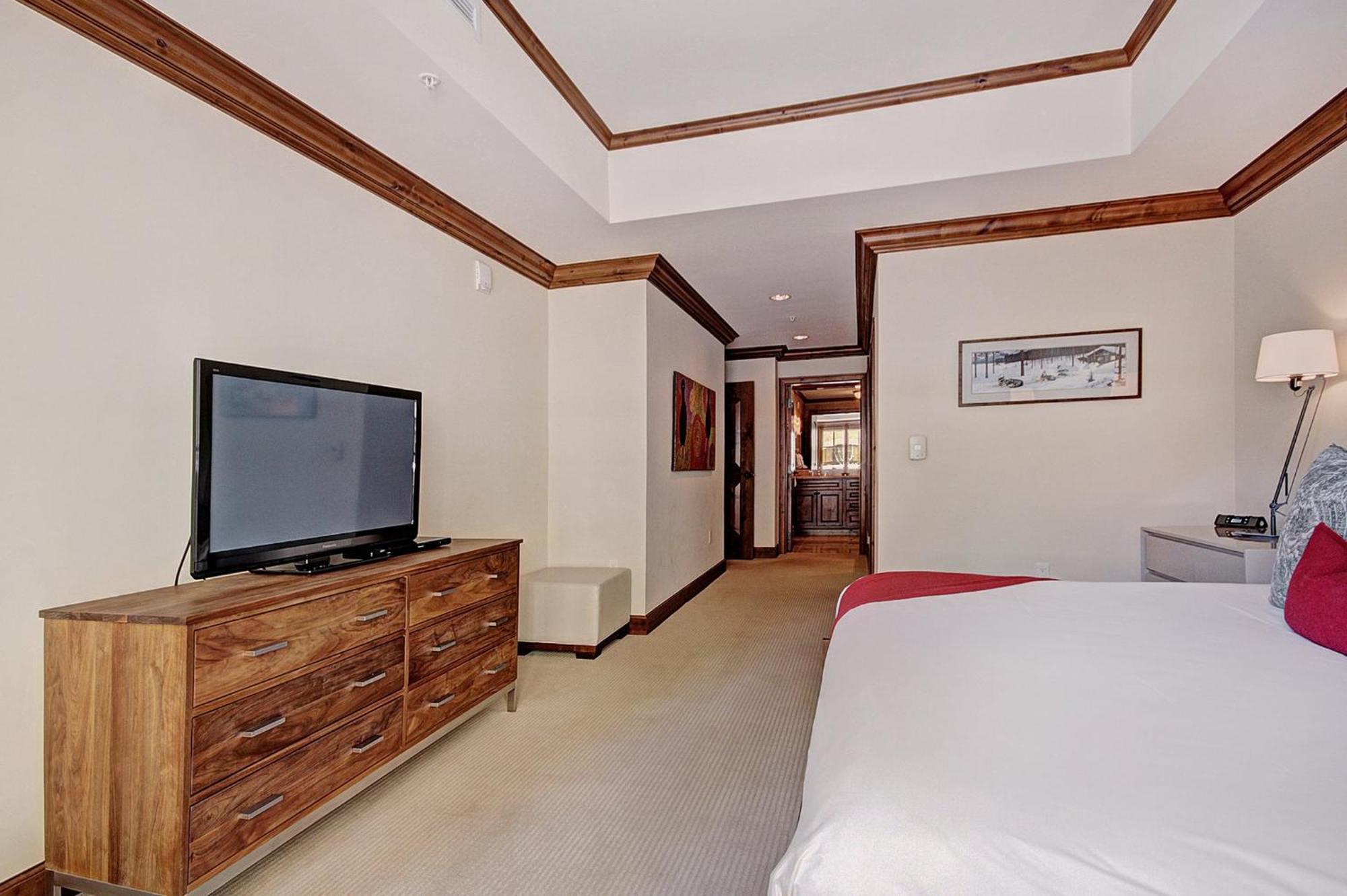 The Collection At The Ritz Carlton Residences