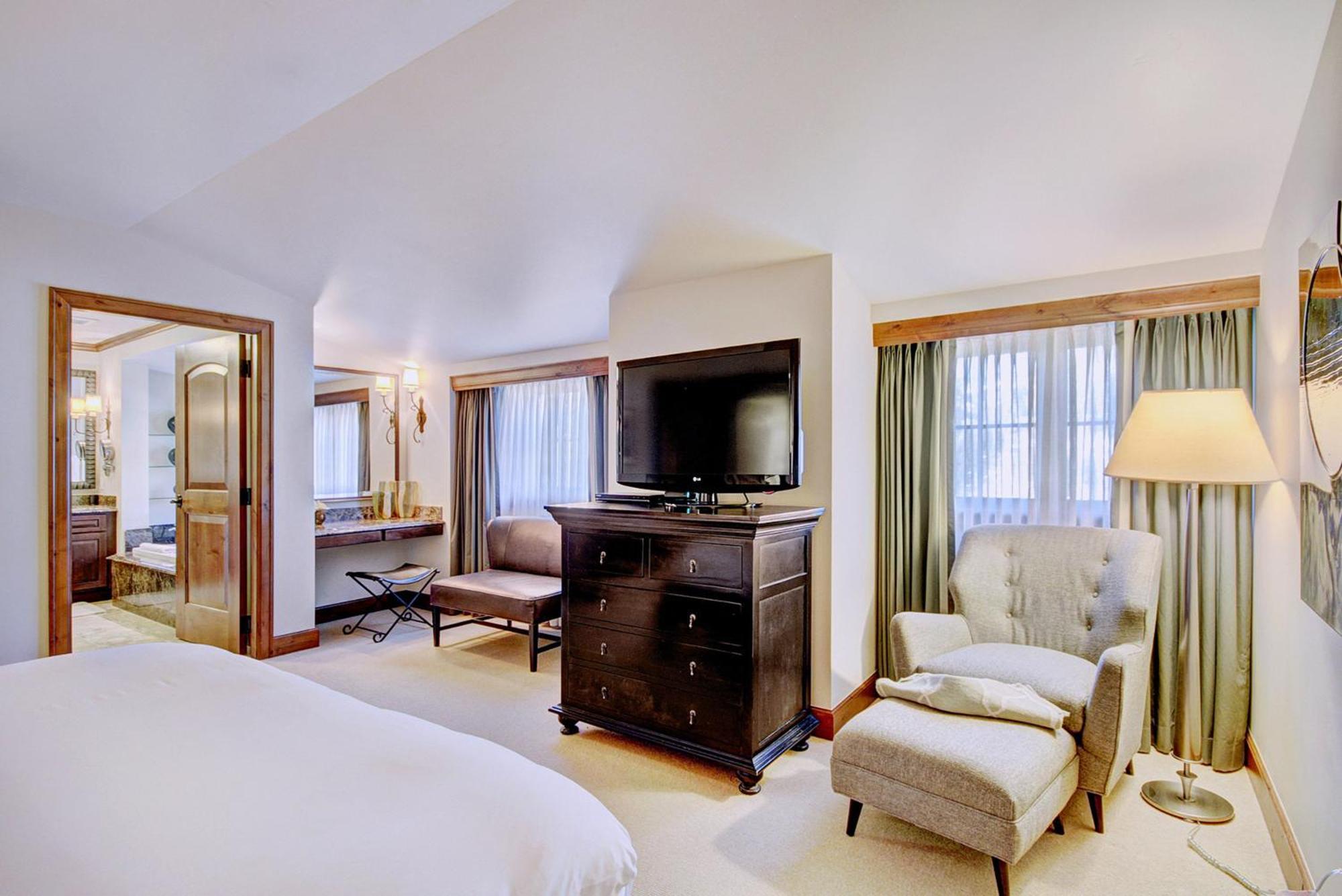 The Collection At The Ritz Carlton Residences 4*