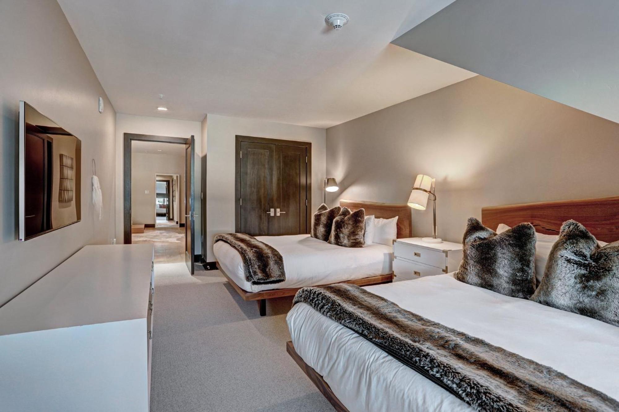 Resort The Collection At The Ritz Carlton Residences 4*