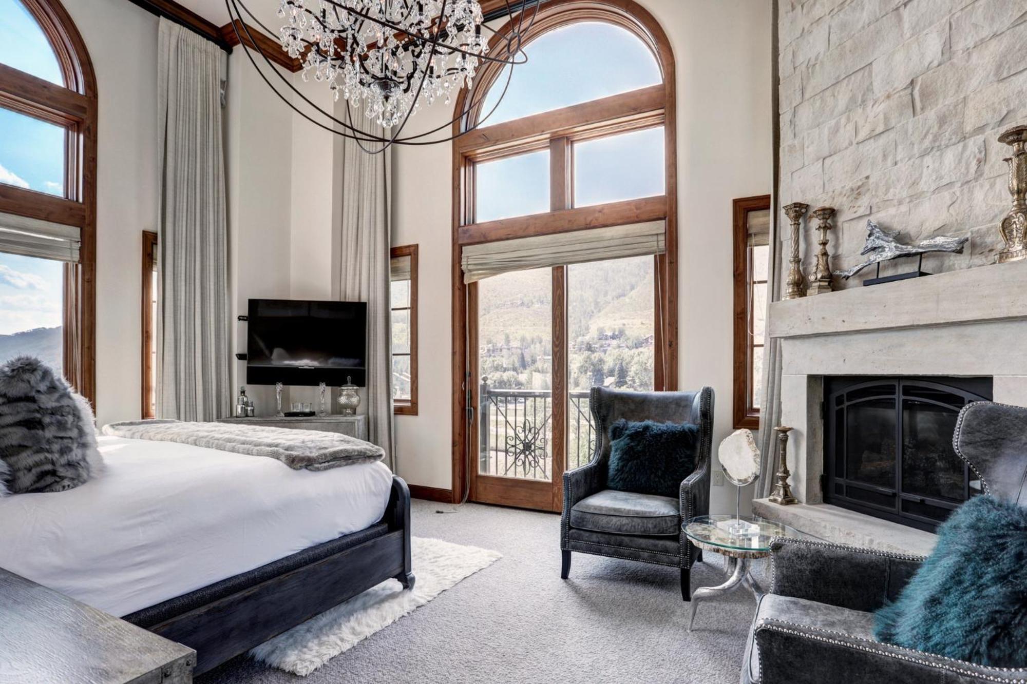 The Collection At The Ritz Carlton Residences